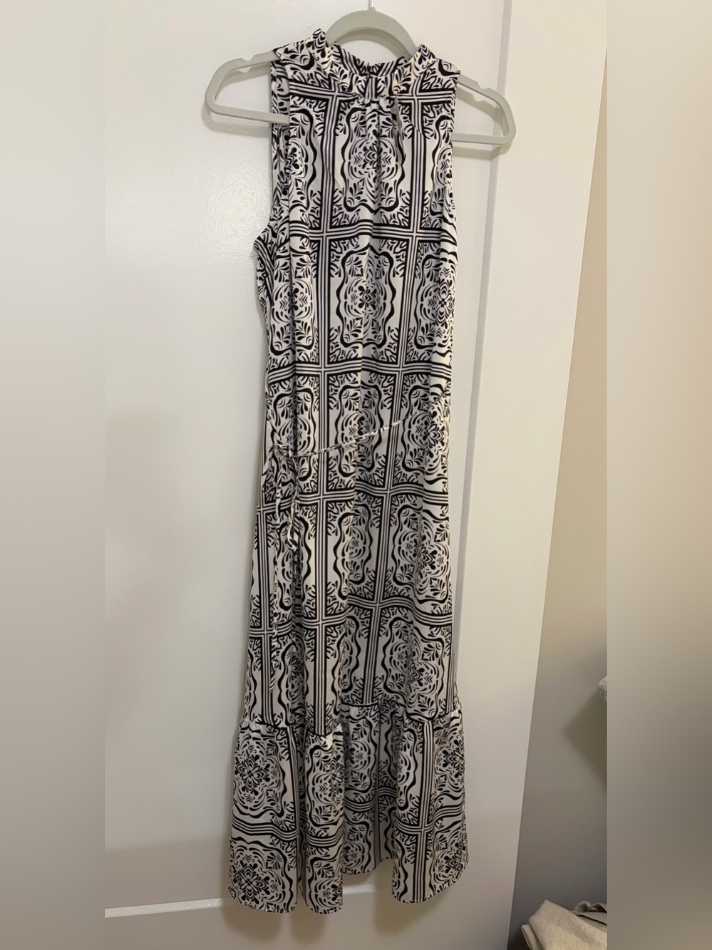 NWT LOFT Sleeveless Black & White Patterned Maxi Dress